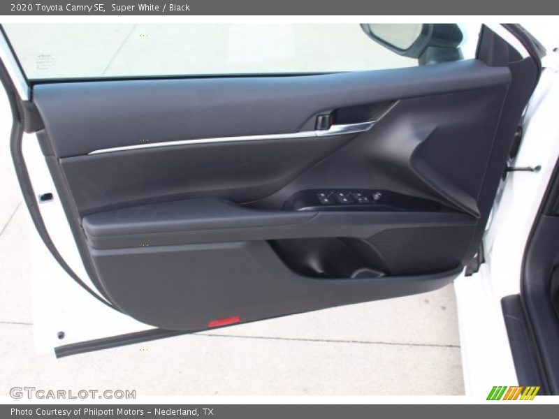 Super White / Black 2020 Toyota Camry SE