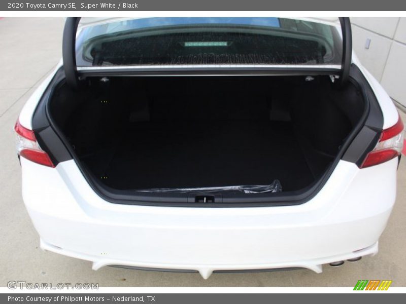 Super White / Black 2020 Toyota Camry SE