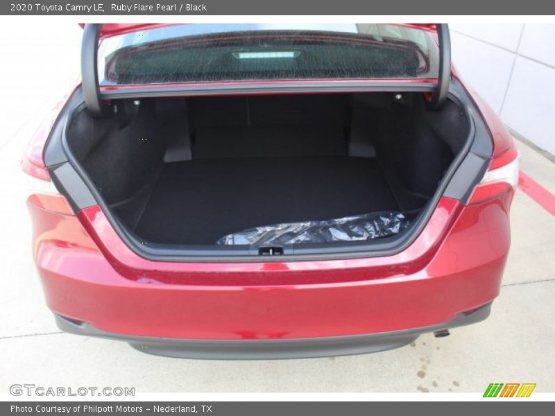 Ruby Flare Pearl / Black 2020 Toyota Camry LE