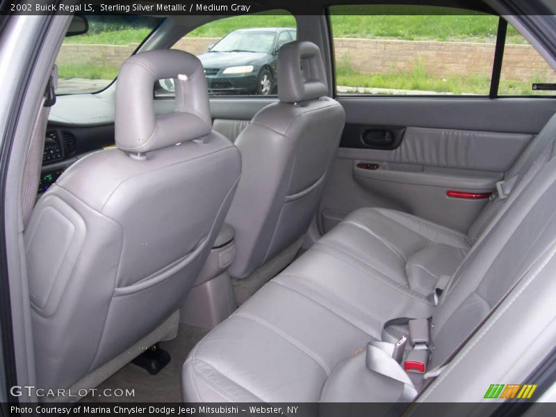 Sterling Silver Metallic / Medium Gray 2002 Buick Regal LS