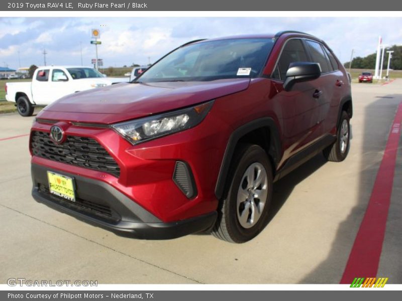 Ruby Flare Pearl / Black 2019 Toyota RAV4 LE