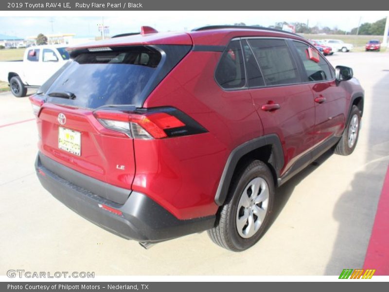 Ruby Flare Pearl / Black 2019 Toyota RAV4 LE