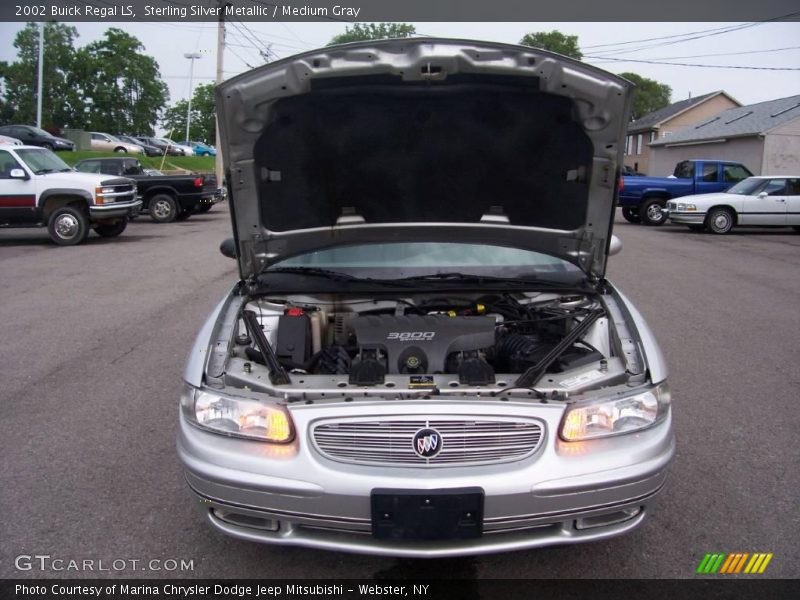 Sterling Silver Metallic / Medium Gray 2002 Buick Regal LS