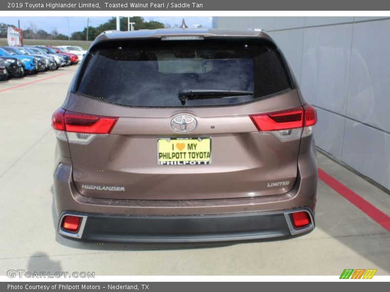 Toasted Walnut Pearl / Saddle Tan 2019 Toyota Highlander Limited