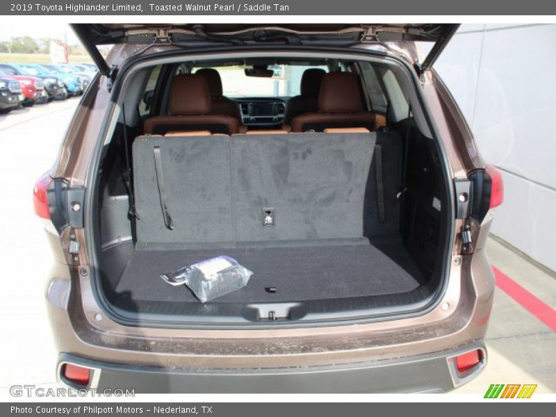  2019 Highlander Limited Trunk
