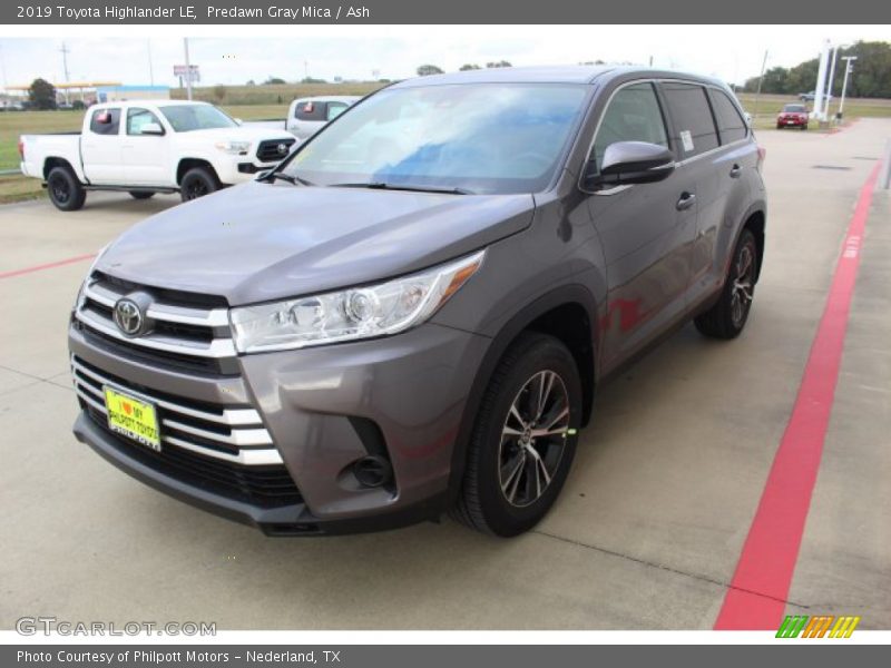 Predawn Gray Mica / Ash 2019 Toyota Highlander LE