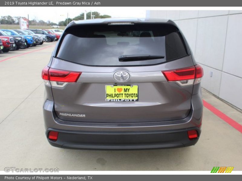 Predawn Gray Mica / Ash 2019 Toyota Highlander LE