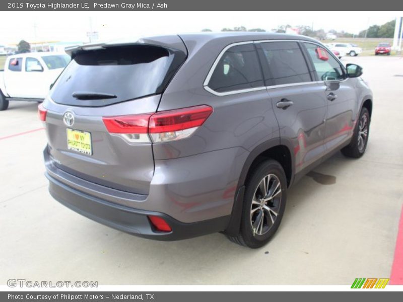 Predawn Gray Mica / Ash 2019 Toyota Highlander LE
