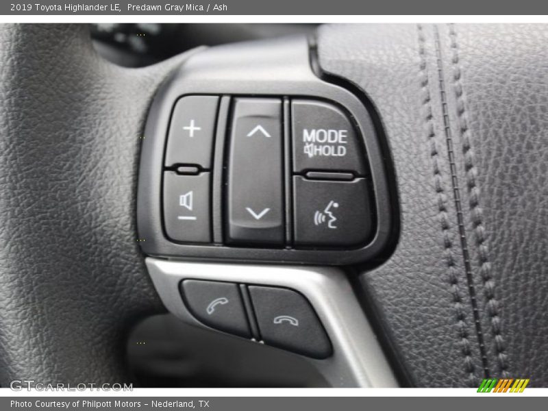 Predawn Gray Mica / Ash 2019 Toyota Highlander LE
