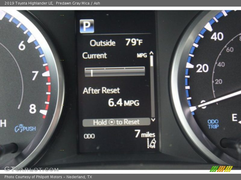 Predawn Gray Mica / Ash 2019 Toyota Highlander LE
