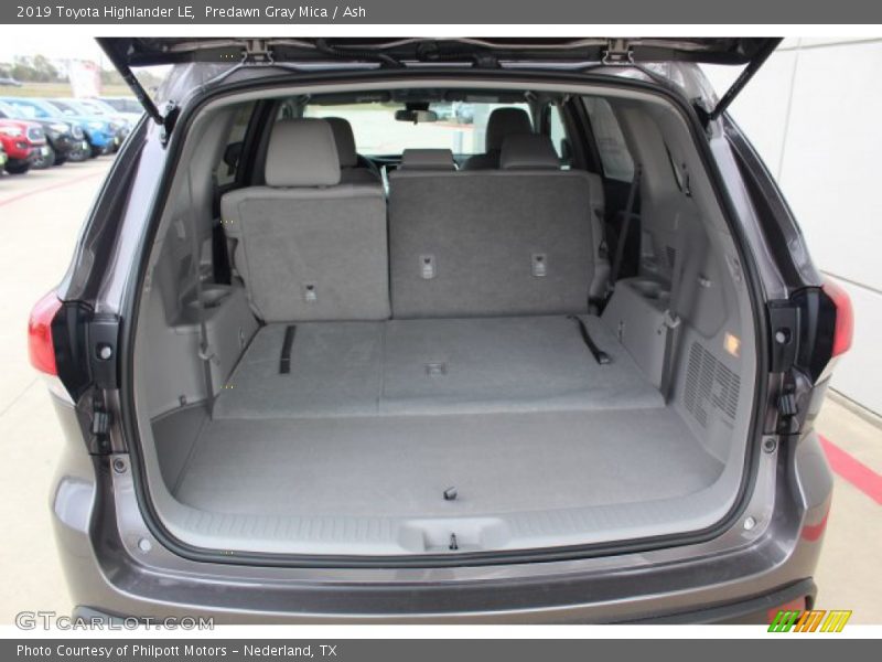 Predawn Gray Mica / Ash 2019 Toyota Highlander LE