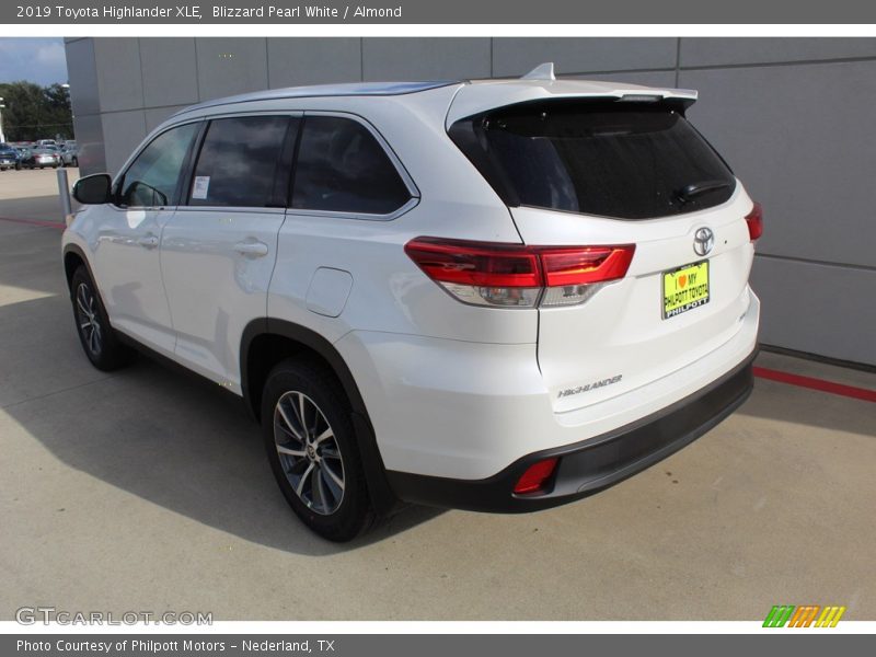 Blizzard Pearl White / Almond 2019 Toyota Highlander XLE