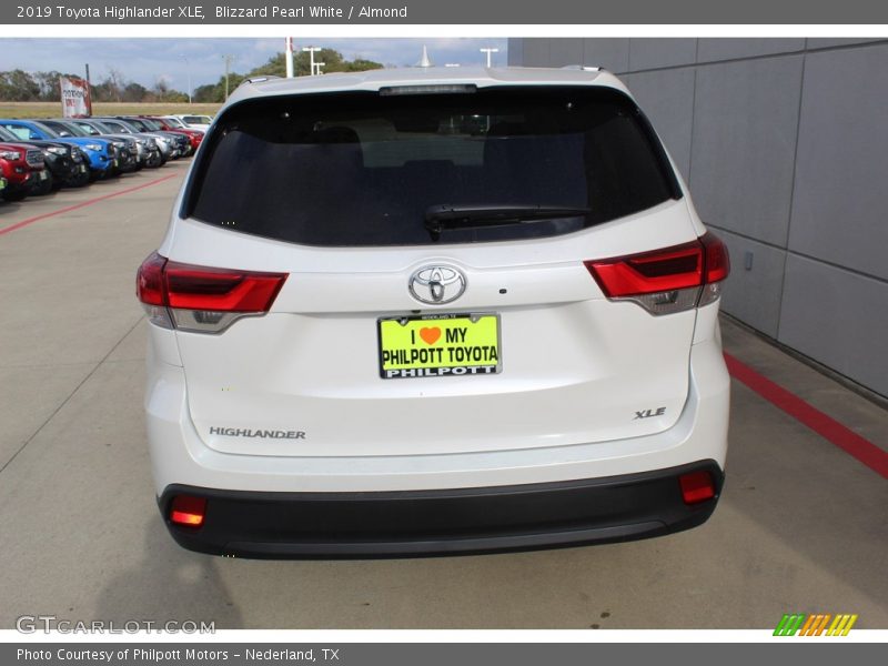 Blizzard Pearl White / Almond 2019 Toyota Highlander XLE