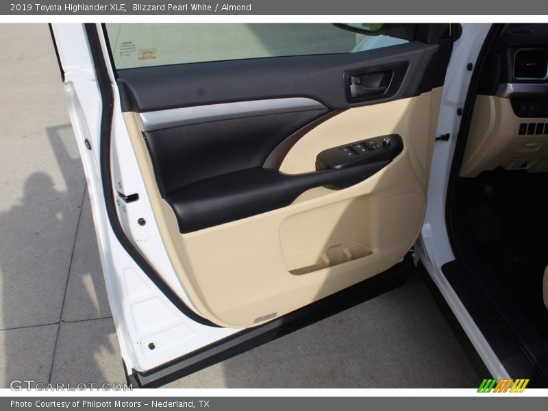 Blizzard Pearl White / Almond 2019 Toyota Highlander XLE