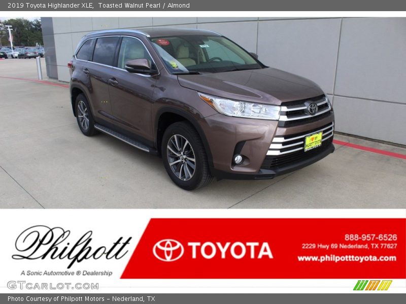 Toasted Walnut Pearl / Almond 2019 Toyota Highlander XLE