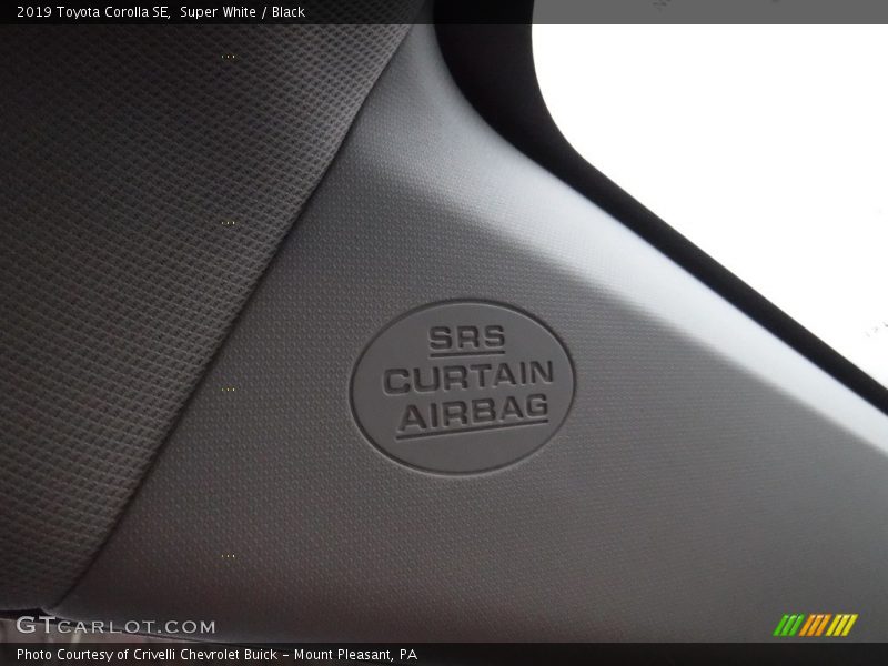 Super White / Black 2019 Toyota Corolla SE
