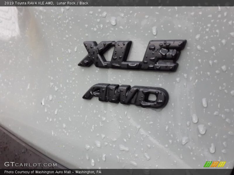  2019 RAV4 XLE AWD Logo