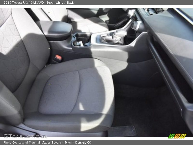Super White / Black 2019 Toyota RAV4 XLE AWD