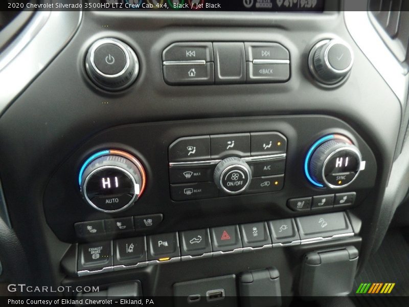 Controls of 2020 Silverado 3500HD LTZ Crew Cab 4x4
