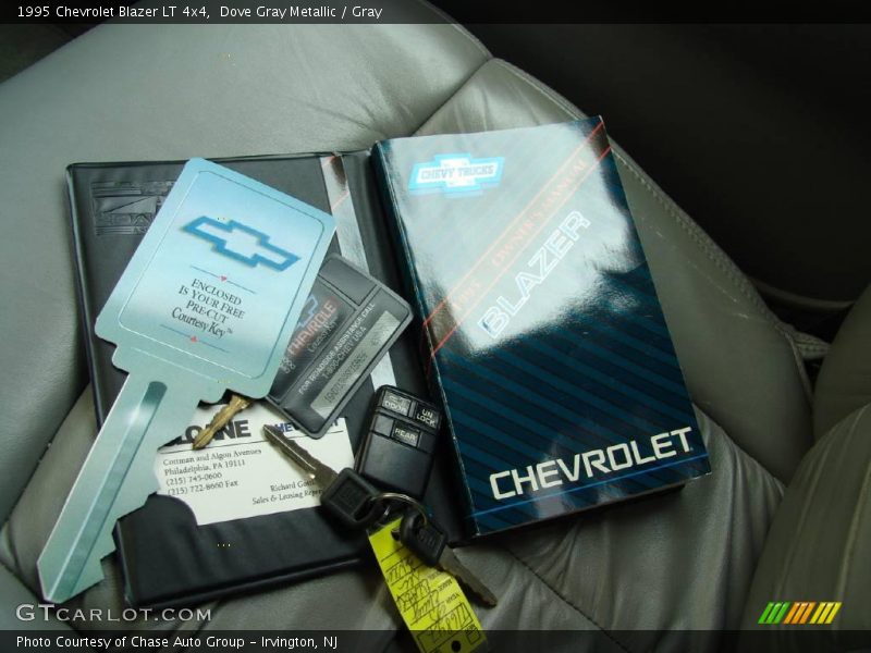 Dove Gray Metallic / Gray 1995 Chevrolet Blazer LT 4x4