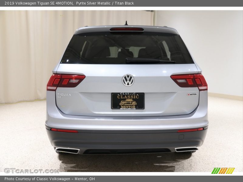 Pyrite Silver Metallic / Titan Black 2019 Volkswagen Tiguan SE 4MOTION