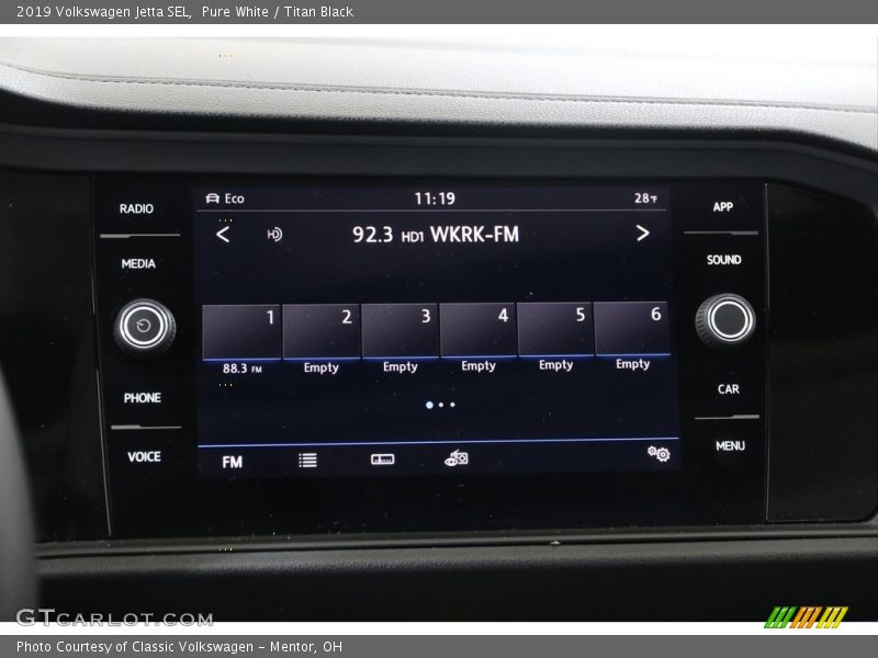 Pure White / Titan Black 2019 Volkswagen Jetta SEL