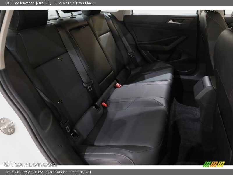 Pure White / Titan Black 2019 Volkswagen Jetta SEL
