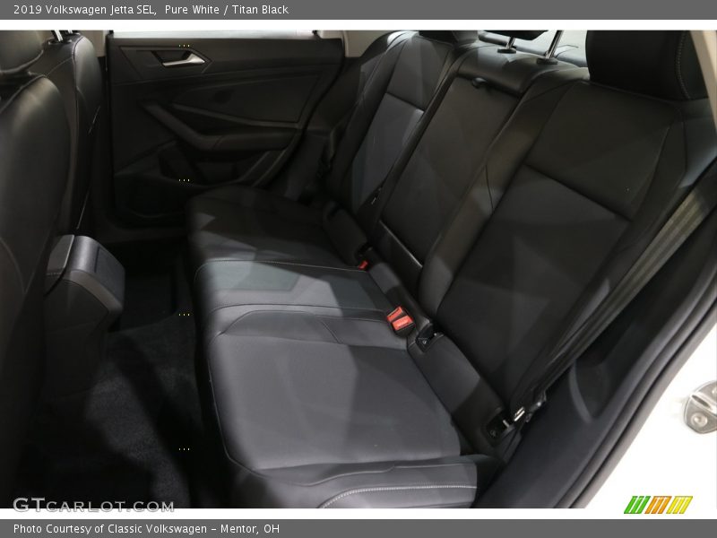 Pure White / Titan Black 2019 Volkswagen Jetta SEL