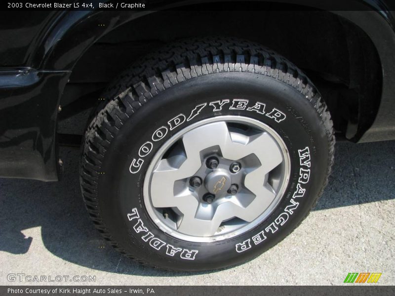 Black / Graphite 2003 Chevrolet Blazer LS 4x4