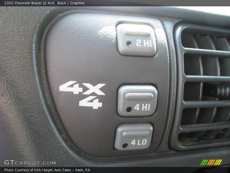 Black / Graphite 2003 Chevrolet Blazer LS 4x4