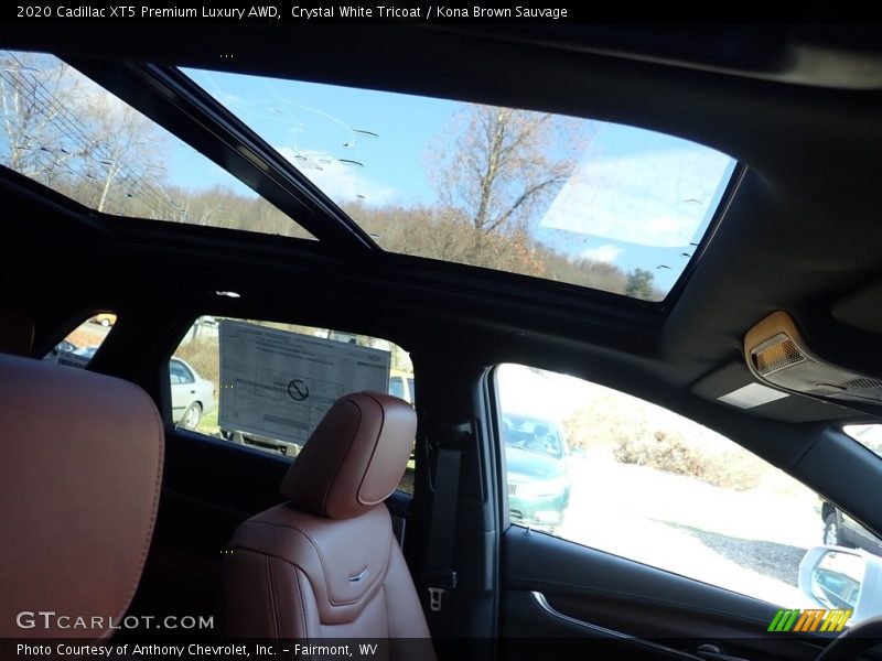 Crystal White Tricoat / Kona Brown Sauvage 2020 Cadillac XT5 Premium Luxury AWD