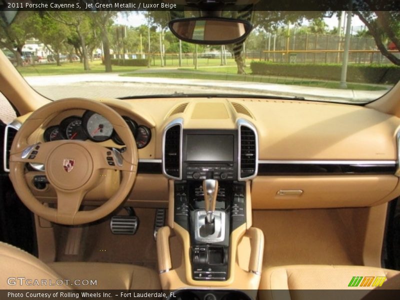 Dashboard of 2011 Cayenne S