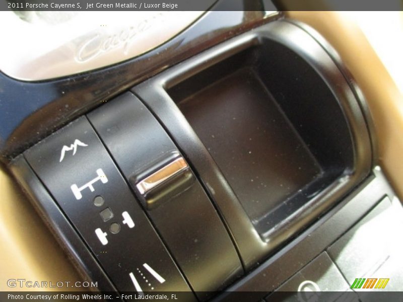 Jet Green Metallic / Luxor Beige 2011 Porsche Cayenne S