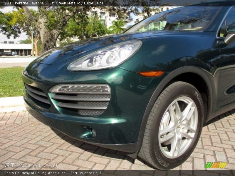 Jet Green Metallic / Luxor Beige 2011 Porsche Cayenne S