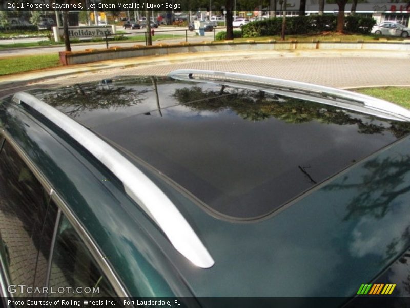 Jet Green Metallic / Luxor Beige 2011 Porsche Cayenne S