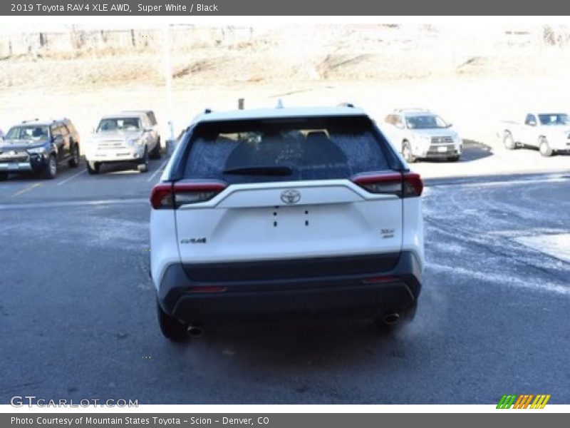 Super White / Black 2019 Toyota RAV4 XLE AWD