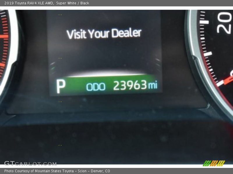 Super White / Black 2019 Toyota RAV4 XLE AWD