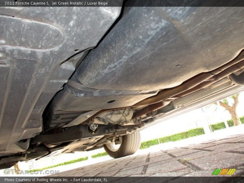 Jet Green Metallic / Luxor Beige 2011 Porsche Cayenne S
