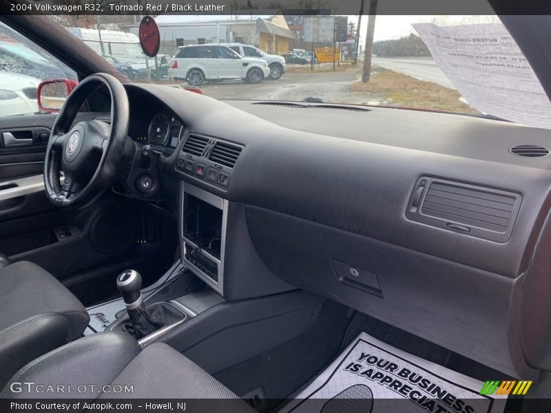 Tornado Red / Black Leather 2004 Volkswagen R32