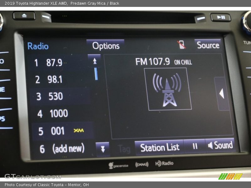 Controls of 2019 Highlander XLE AWD