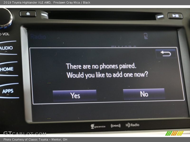 Controls of 2019 Highlander XLE AWD