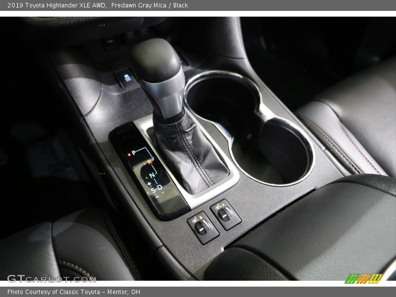  2019 Highlander XLE AWD 8 Speed Automatic Shifter