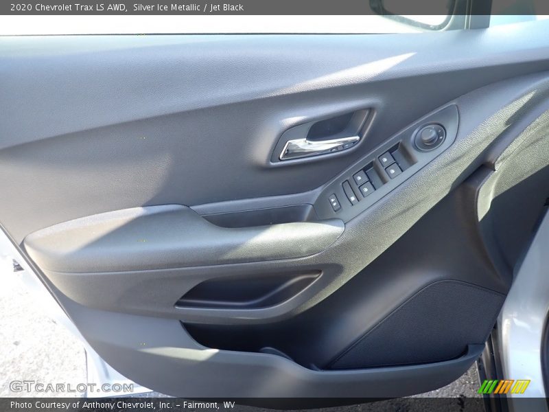Silver Ice Metallic / Jet Black 2020 Chevrolet Trax LS AWD