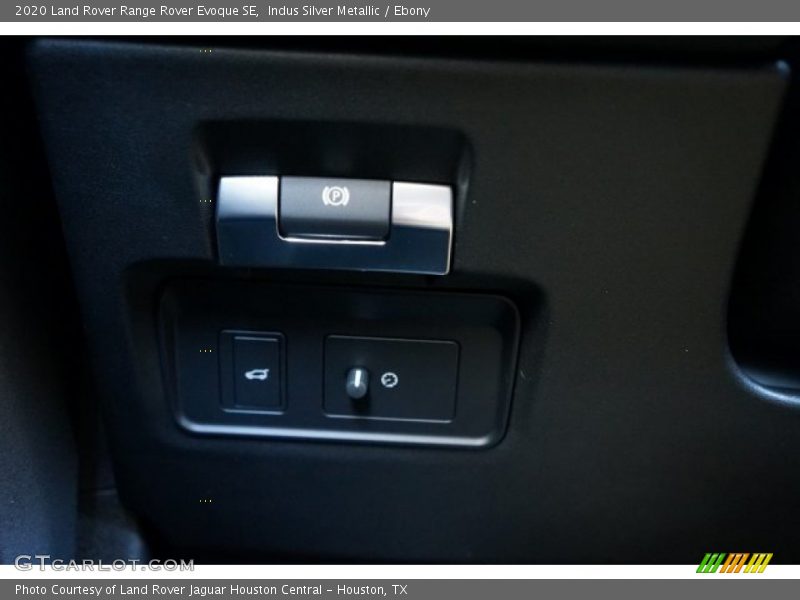 Indus Silver Metallic / Ebony 2020 Land Rover Range Rover Evoque SE
