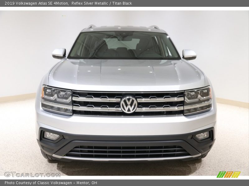 Reflex Silver Metallic / Titan Black 2019 Volkswagen Atlas SE 4Motion