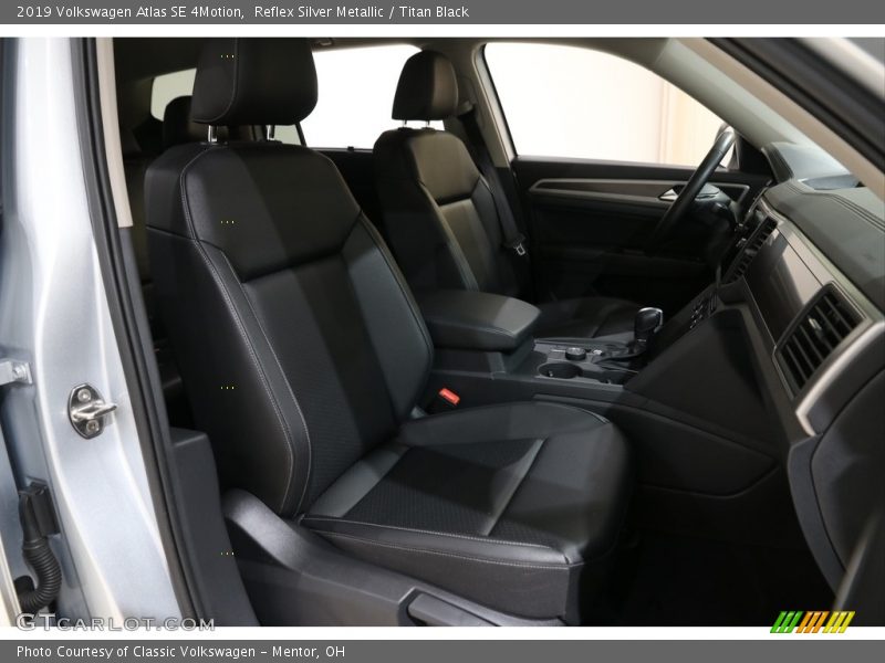 Reflex Silver Metallic / Titan Black 2019 Volkswagen Atlas SE 4Motion