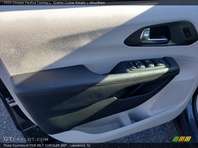 Granite Crystal Metallic / Alloy/Black 2020 Chrysler Pacifica Touring L