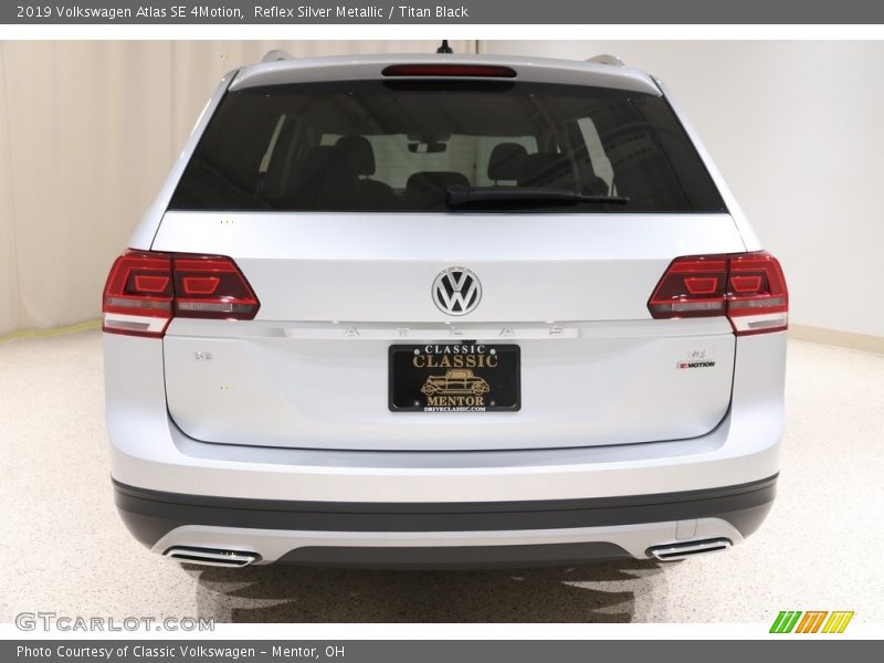 Reflex Silver Metallic / Titan Black 2019 Volkswagen Atlas SE 4Motion