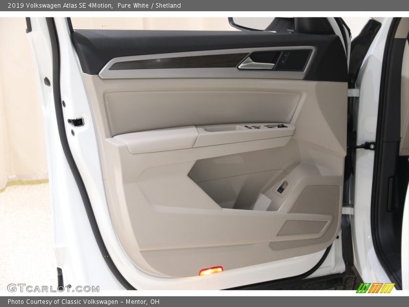 Pure White / Shetland 2019 Volkswagen Atlas SE 4Motion
