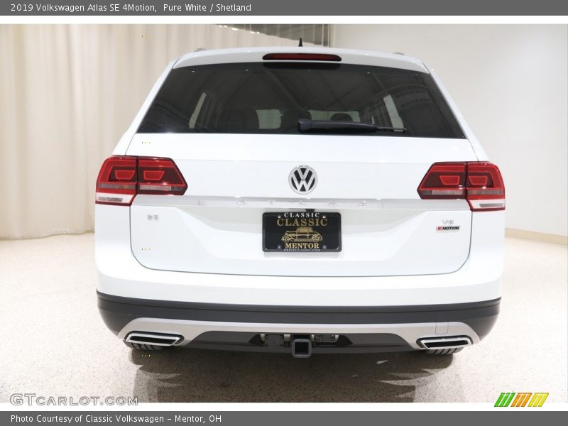 Pure White / Shetland 2019 Volkswagen Atlas SE 4Motion